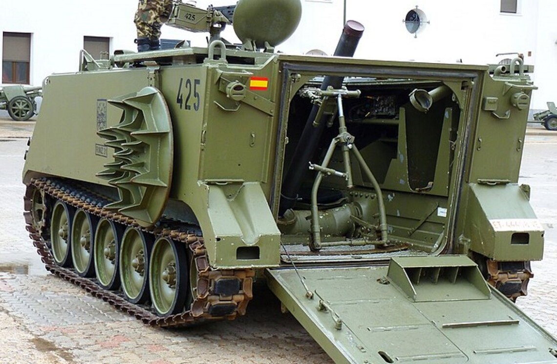 Іспанія відправить в Україну 20 бронетранспортерів M113. Про це повідомила очільниця іспанського Міноборони Маргарита Роблес.