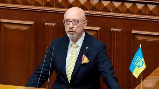 Министр обороны Украины Алексей Резников выразил готовность уйти в отставку, если такое решение примет президент Украины Владимир Зеленский и парламент.