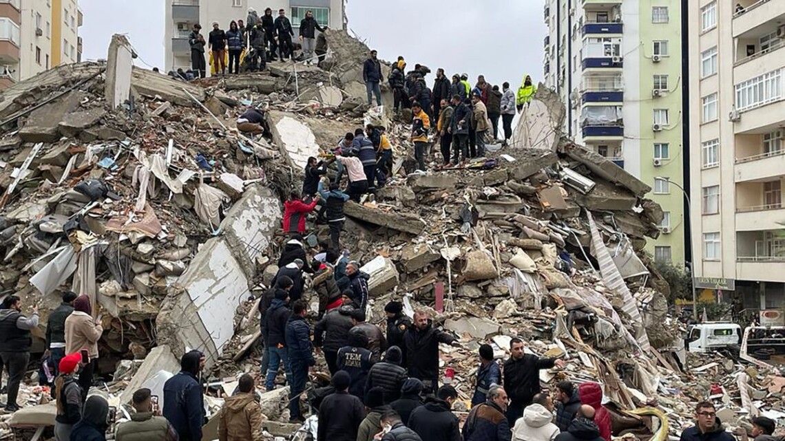 В МИД Украины отреагировали на серию землетрясений, которые произошли в Турции. По данным министерства, на связь не выходят более 20 человек, которые находились в зоне стихийного бедствия.