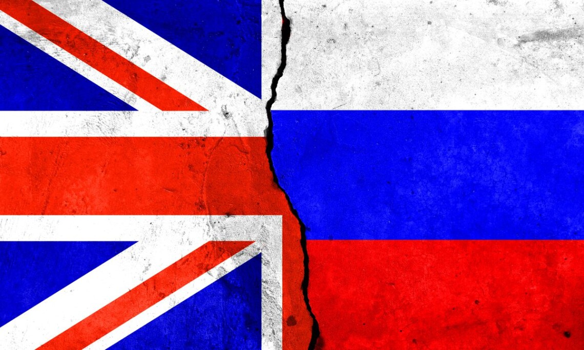 Под новые санкции Великобритании попали несколько российских оборонных компаний, а также группа приближенных к путину лиц.