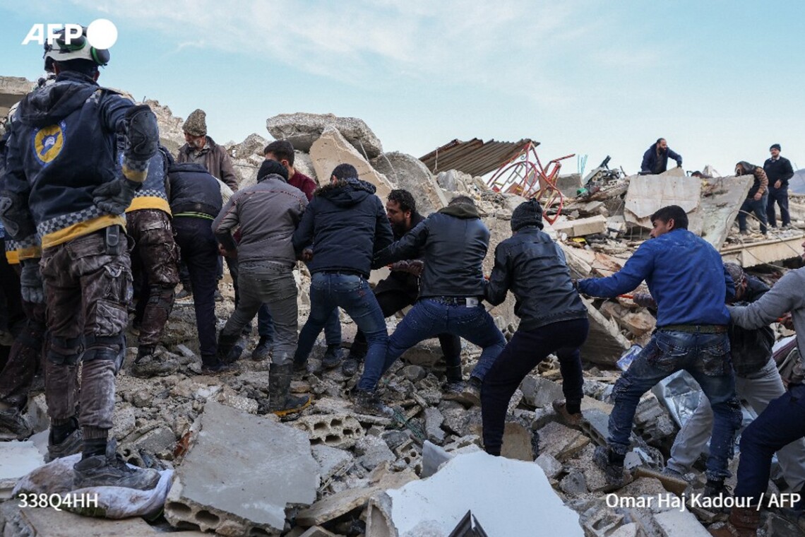 Внаслідок потужного землетрусу в Туреччині та Сирії загинули вже 11 700 людей. Ця цифра ще може бути не остаточною.