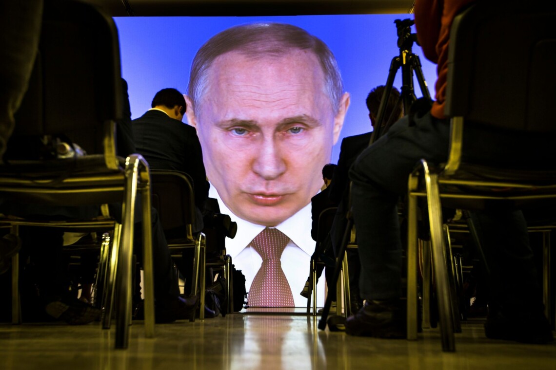 Часть представителей российской элиты ожидают, что война против Украины затянется надолго, а путин останется президентом и после 2024 года, поскольку соперников у него нет.