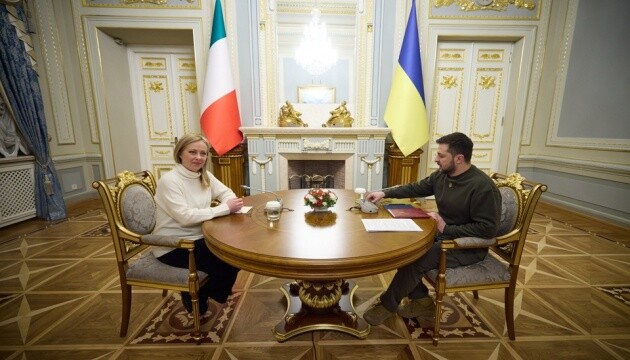 У документі задекларовано, що Італія й надалі сприятиме сильній та ефективній політичній і матеріальній підтримці України з боку ЄС та членів НАТО.
