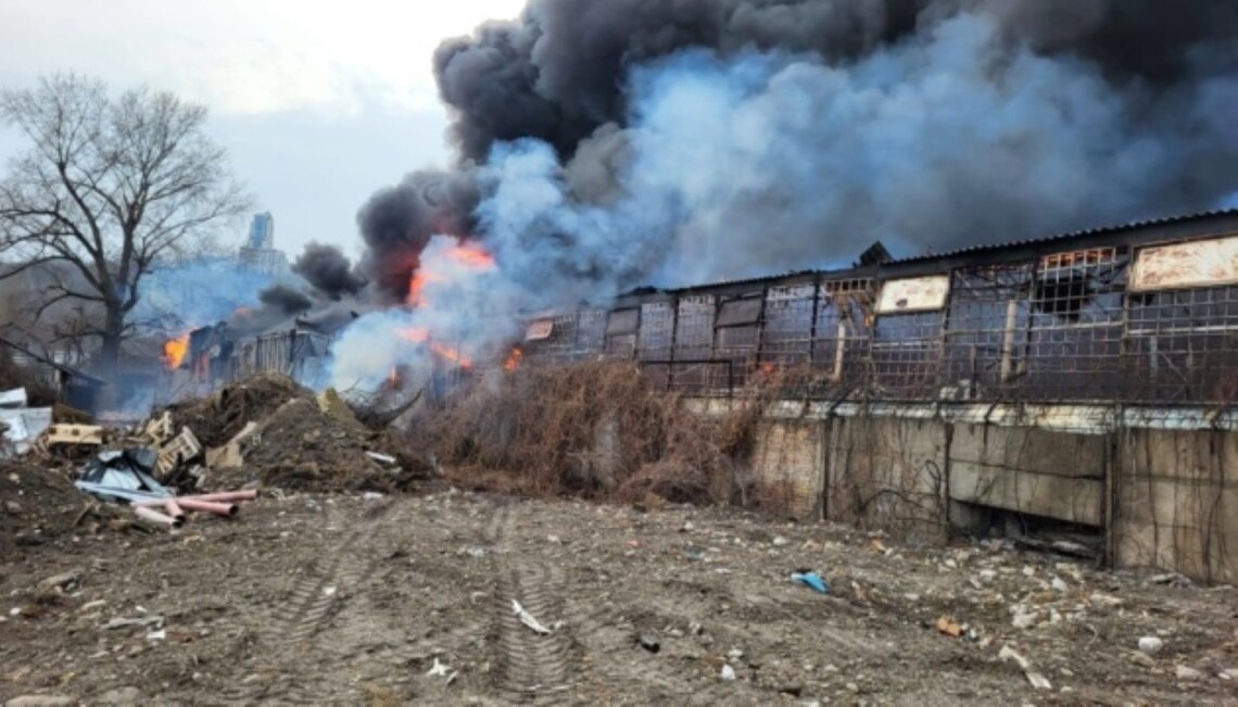 Пожар на складе лакокрасочной продукции в Подольском районе Киева, вспыхнувший в субботу, 25 февраля, был ликвидирован.
