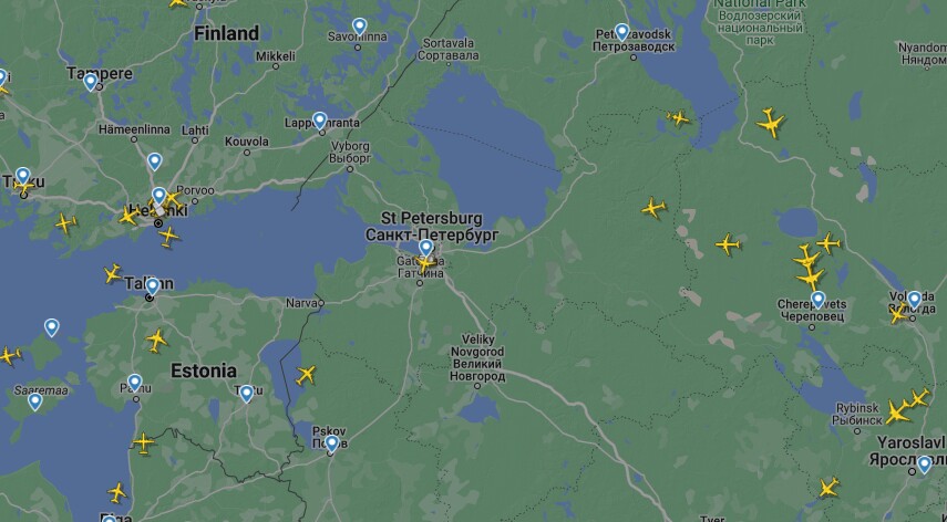 Над Санкт-Петербургом закрито повітряний простір. Російські ЗМІ пишуть, що неподалік міста помічено невідомий літаючий об'єкт.