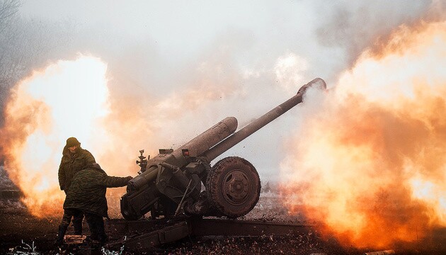 Зранку у понеділок, 6 березня, російські війська обстріляли село міського типу Козацьке Новокаховської громади.