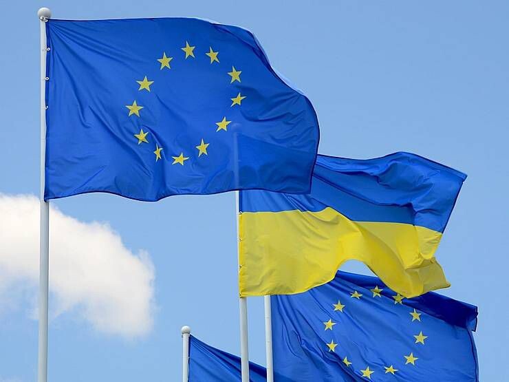 Корреспондент Радио Свобода Рикард Йозвяк сообщил о договоренности о поставке боеприпасов для Украины между МИДами стран Евросоюза