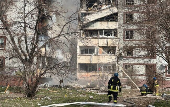 У неділю, 26 березня, зросла кількість загиблих внаслідок ракетного удару по Запоріжжю 22 березня. У лікарні помер ще один постраждалий.