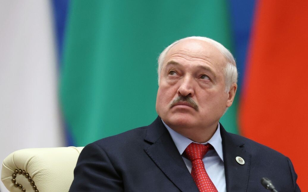 По словам Лукашенко, он может договориться о размещении стратегического ядерного оружия с российским диктатором путиным.