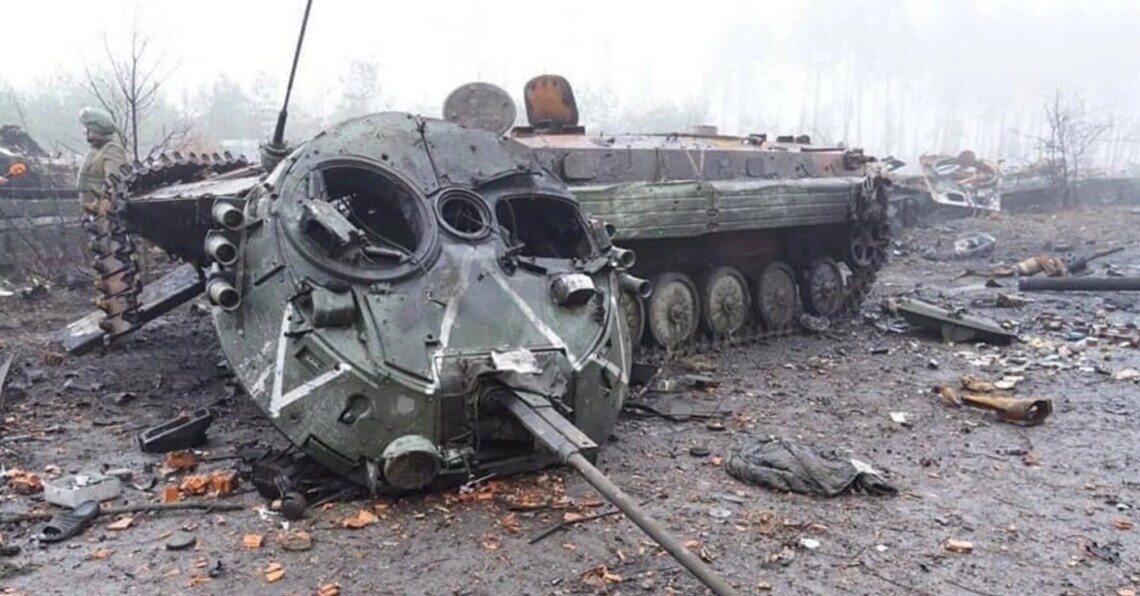 За 1 квітня українські захисники ліквідували ще 560 російських військових, а також два ворожих танки та чотири артилерійські системи.