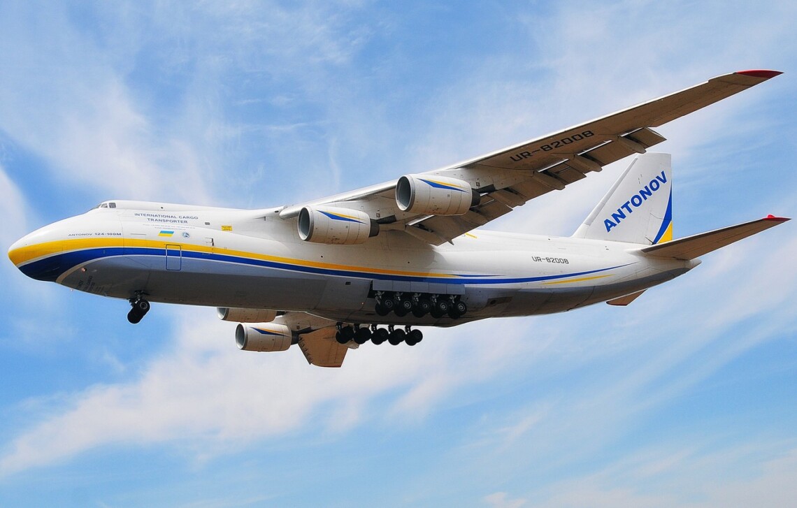 Канада передаст Украине конфискованный у россиян самолет Ан-124 Руслан. Это будет осуществлено в рамках новых санкций Канады против российских предприятий.