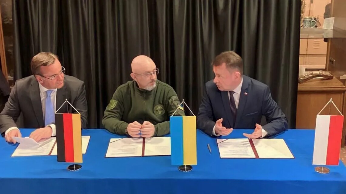 Під час зустрічі міністри оборони трьох країн підписали договір про намір створити Центр технічного обслуговування та ремонту танків Leopard 2.