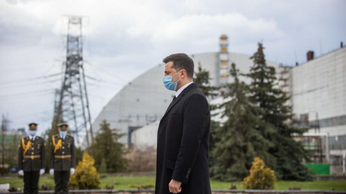 Сьогодні 37-ма річниця аварії на Чорнобильській АЕС. Володимир Зеленський заявив про неприпустимість використання рф об'єктів атомної енергетики для шантажу.