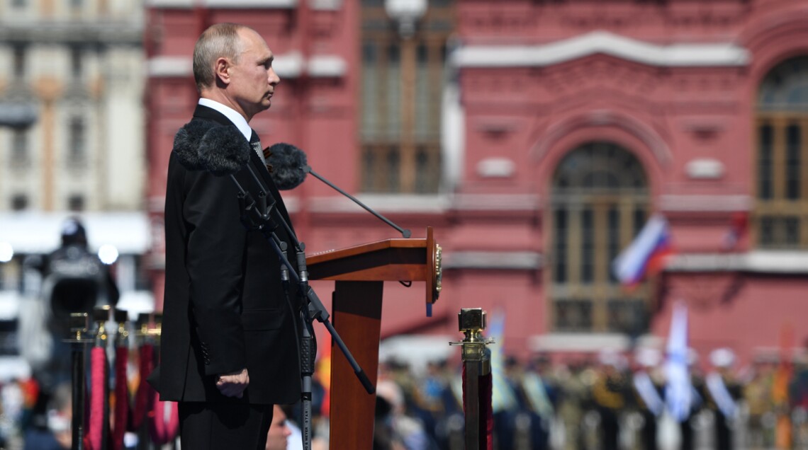 Путін, виступаючи на параді в Москві, заявив, що проти росії нібито розв'язана справжня війна. А противники хочуть розвалу країни.
