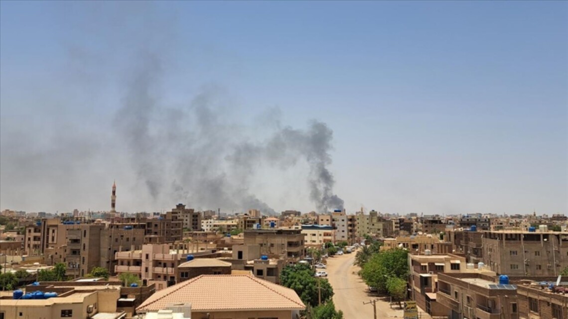 У столиці Судану відновились бойові дії попри домовленість про режим припинення вогню. Це ставить під загрозу можливість надання гуманітарної допомоги населенню.