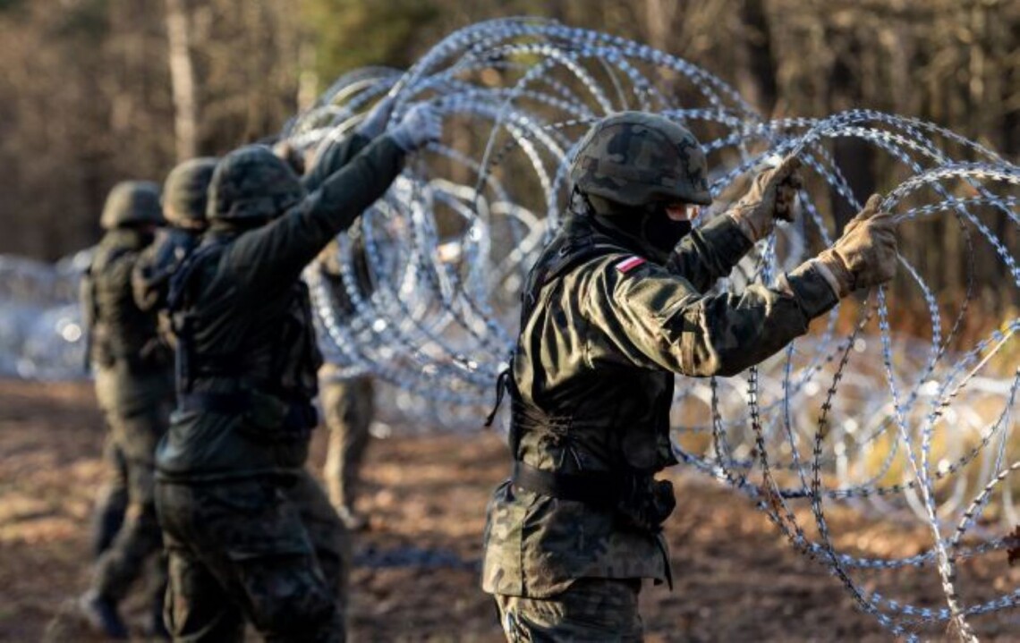 У неділю, 2 липня, Польща заявила, що направить 500 правоохоронців до свого кордону з Білоруссю через напружену ситуацію.