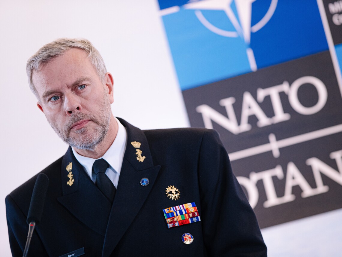 Адмірал НАТО заявив, що США не зможе передати Україні винищувачі до початку контрнаступу через час для навчання пілотів і техніків, а також логістичної організації.