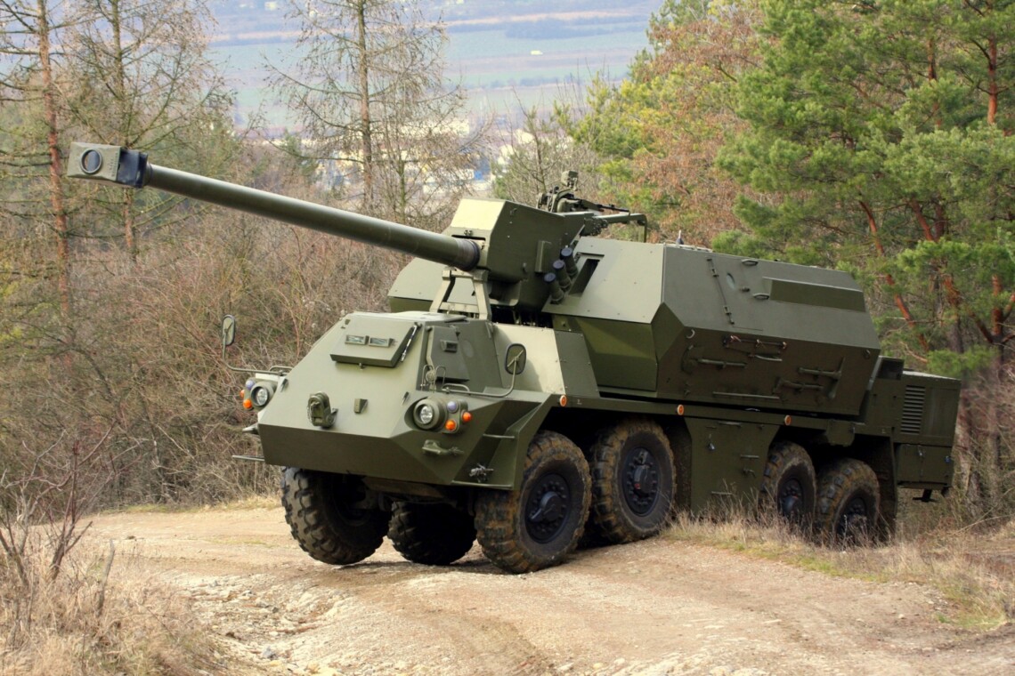 Словаччина поставить Збройним силам України 16 артилерійських настанов Zuzana 2. Зеленський повідомив, що відповідний контракт уже підписано.