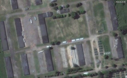 На колишню військову базу неподалік міста Осиповичі у Білорусі прибули бойовики ПВК Вагнер та розгортають там польовий табір.