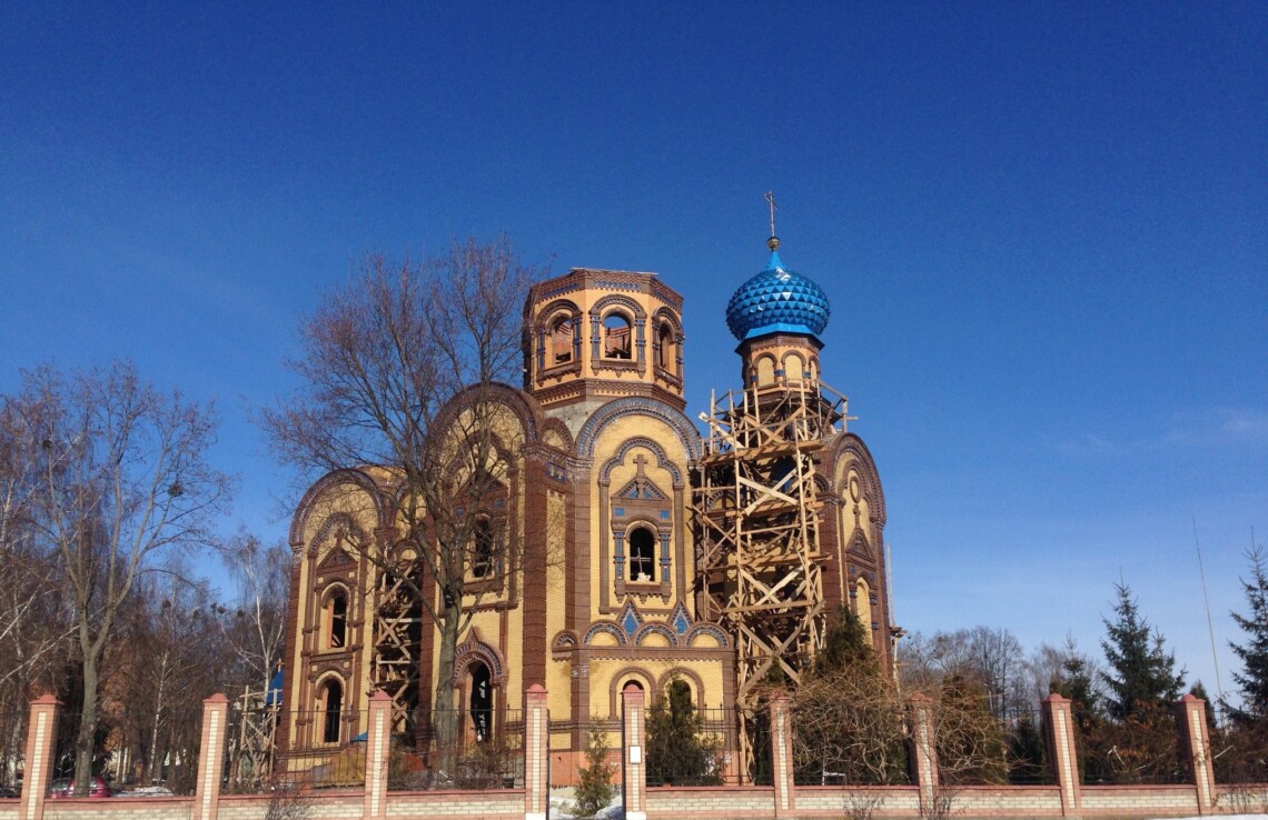 У Сумах внаслідок російської ракетної атаки було пошкоджено Стрітенський храм Української православної церкви московського патріархату.