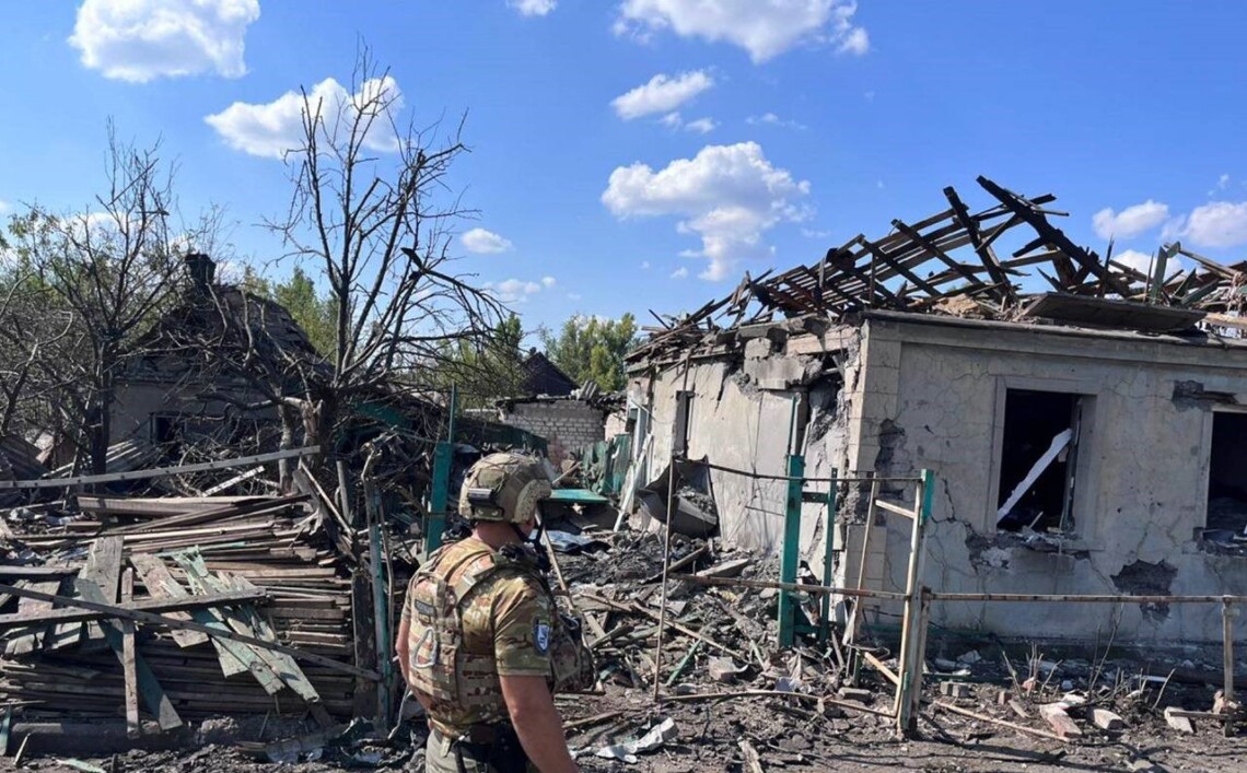 Російські окупаційні війська у понеділок, 18 вересня, обстріляли низку населених пунктів Донецької області. Внаслідок ударів є загиблі.