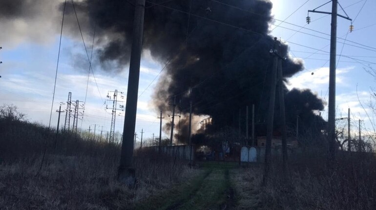В Дрогобыче прилеты по промышленное объекту и частном складу. Пожары еще тушат, предварительно без пострадавших.