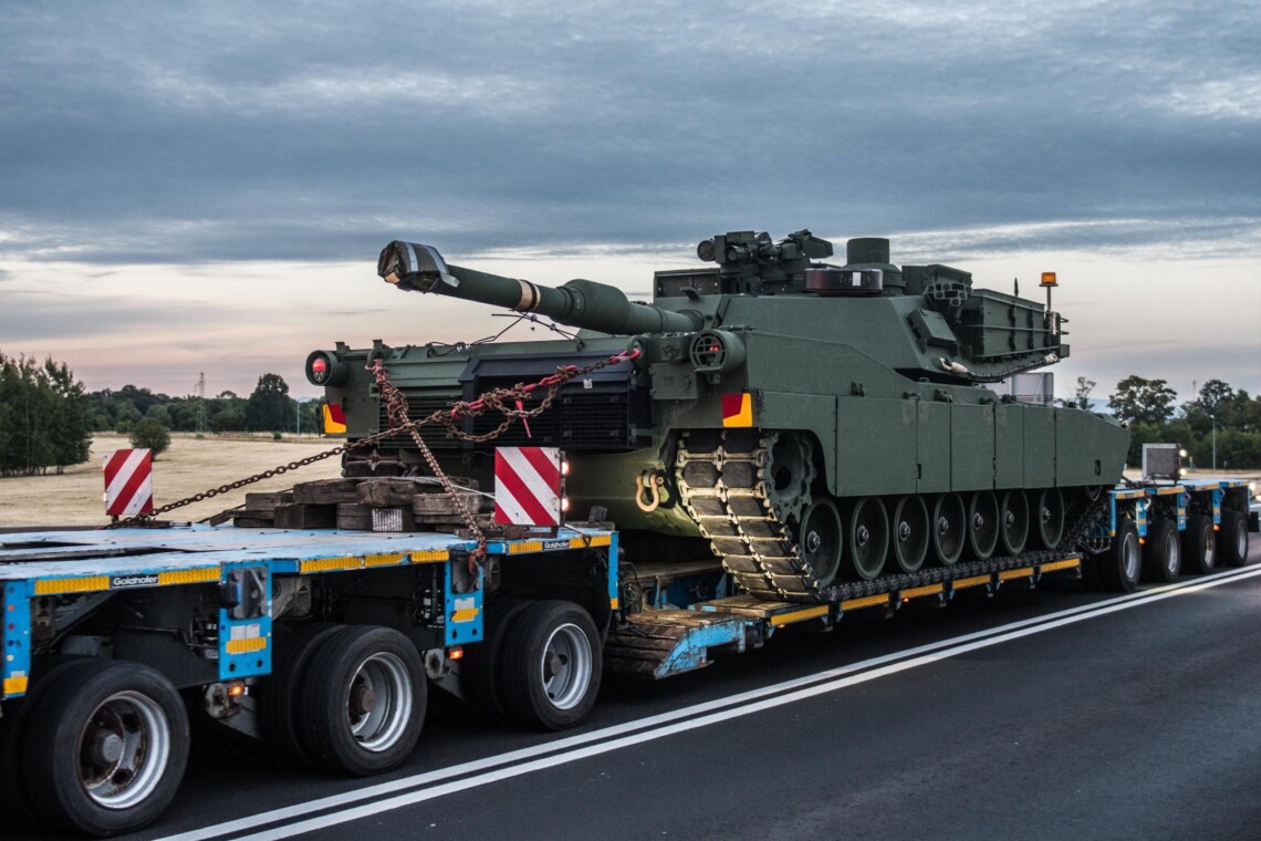 Американское правительство рассматривает возможность передачи Украине еще нескольких десятков танков Abrams, сообщают СМИ.