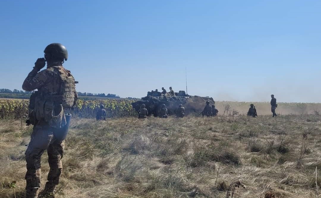 Российская оккупационная армия в течение суток пыталась наступать на пяти направлениях, все атаки были отражены воинами Сил обороны Украины. Об этом говорится в вечерней сводке Генерального штаба ВСУ от 29 сентября.