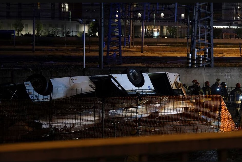 Автобус разбился вблизи итальянской Венеции после падения с эстакады. В результате аварии погиб по меньшей мере 21 человек, среди жертв есть украинцы.