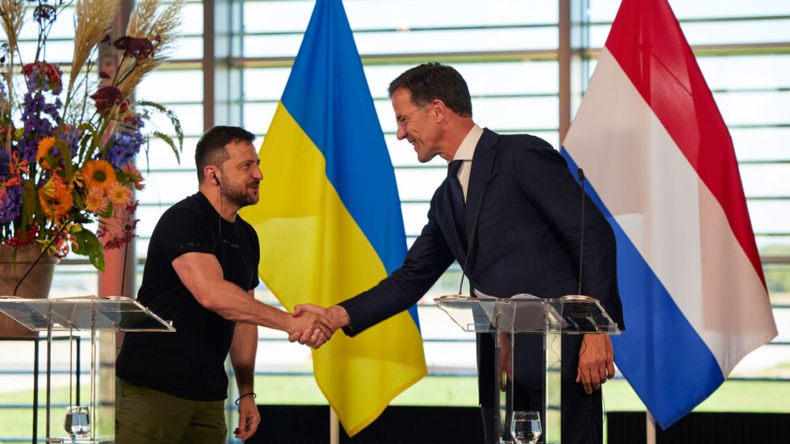 Влада Нідерландів надасть Україні пакет фінансової підтримки на 102 мільйони євро. Він включатиме засоби для захисту інвестицій, відновлення територій та підтримки реформ.