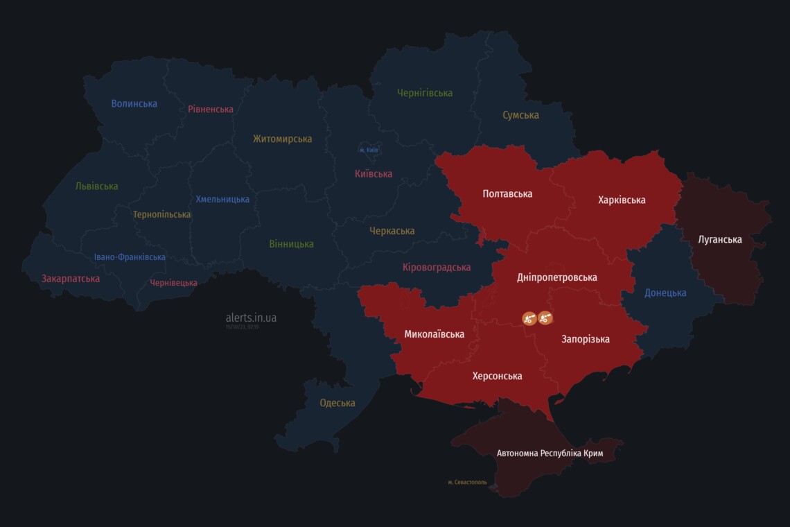Ночью 15 октября на юге и западе Украины была объявлена воздушная тревога из-за угрозы применения баллистики. В Запорожье были слышны взрывы.