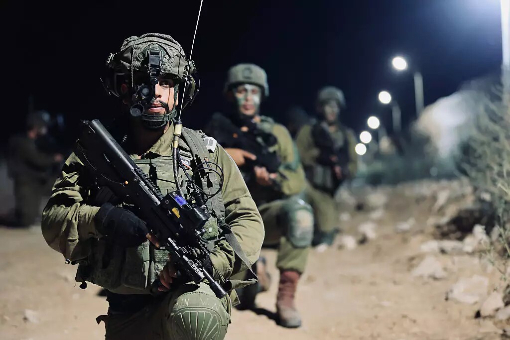 Ізраїльська армія найближчим часом розширить свою активність на території Сектору Гази. Про це повідомив представник ЦАХАЛ контр-адмірал Даніель Хагарі.