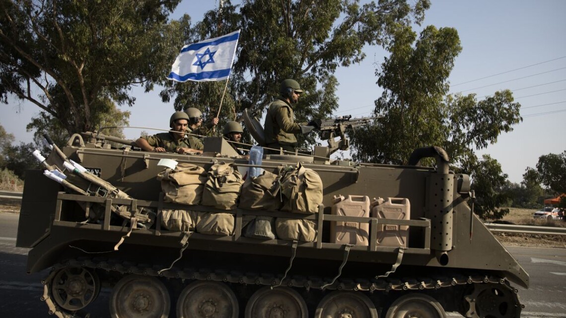 Армия обороны Израиля начала сухопутное вторжение на территорию Сектора Газа и усугубляет воздушные удары.