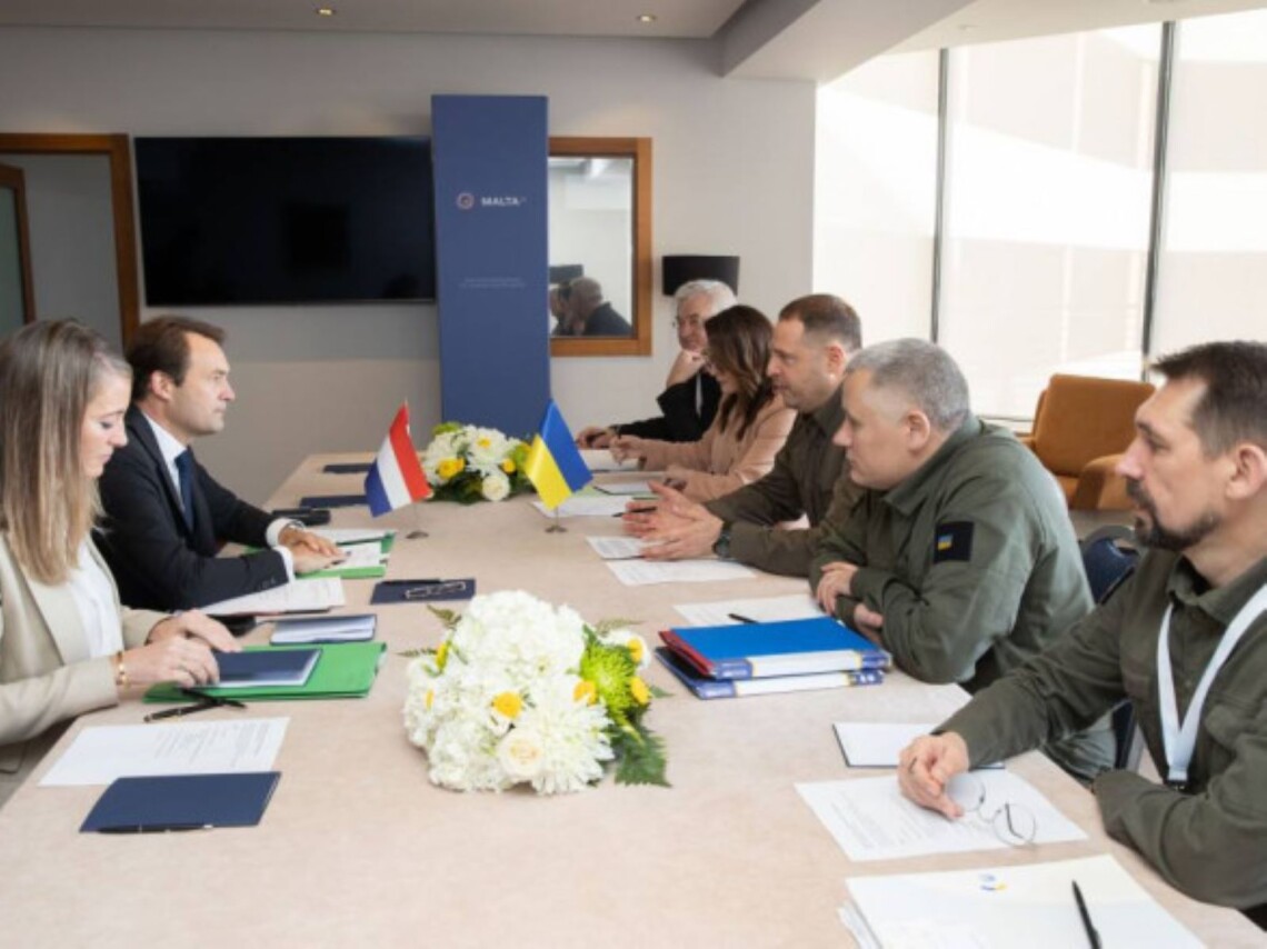 В воскресенье, 28 октября, Украина и Нидерланды начали консультации по заключению двустороннего соглашения о гарантиях безопасности.