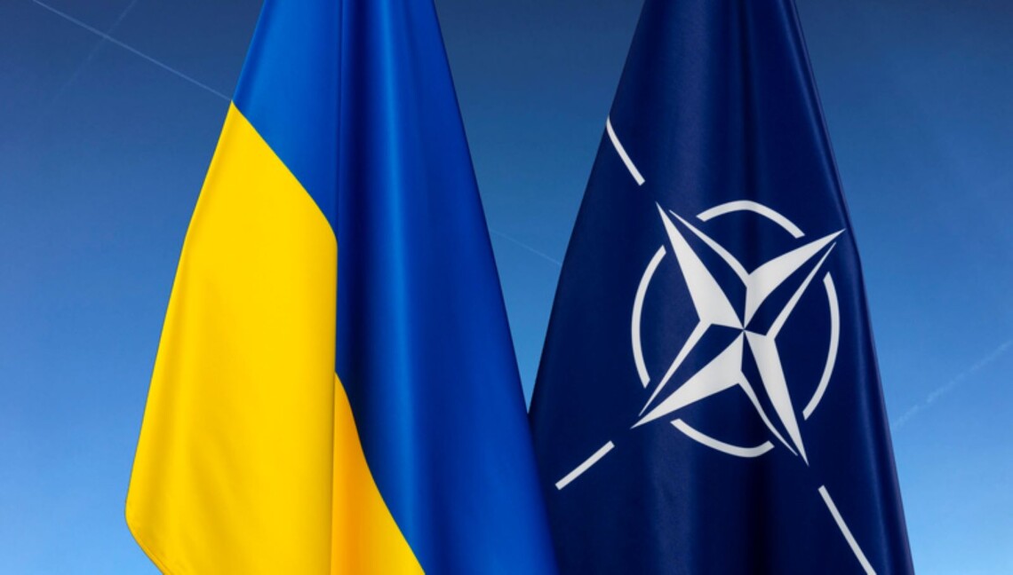 Колишній генсек НАТО Андерс Фог Расмуссен пропонує прийняти Україну до Альянсу, за тієї умови, щоб  стаття 5 Вашингтонського договору не поширювалась на окуповані території.