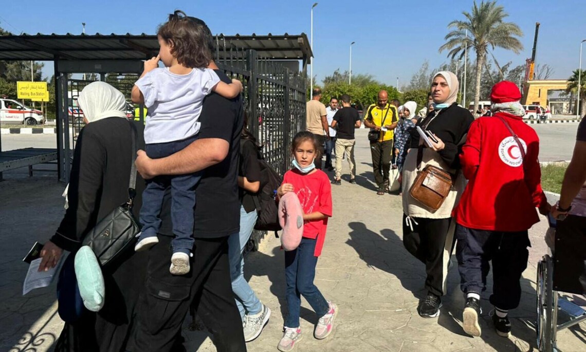 Сектор Газы через КПП Рафах покинуло рекордное количество иностранцев – больше 800 человек.