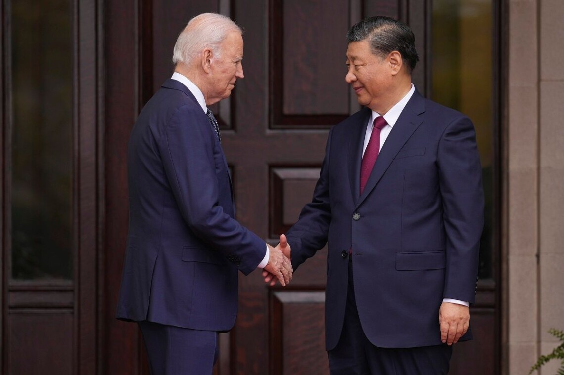 Президент США Джо Байден заявил, что после переговоров с главой КНР Си Цзиньпином 15 ноября не изменил мнения о нем как диктаторе.
