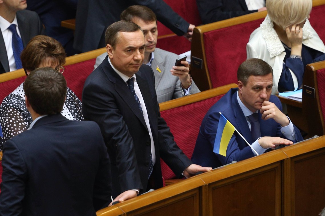 Прошло ровно 3 недели со дня заявления народного депутата Николая Мартыненко о сложении мандата, а решения по этому вопросу до сих пор нет.