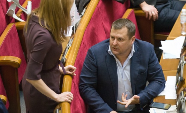 Мэр Днепропетровска Борис Филатов, несмотря на сложении своих депутатских полномочий, юридически остается народным депутатом Украины
