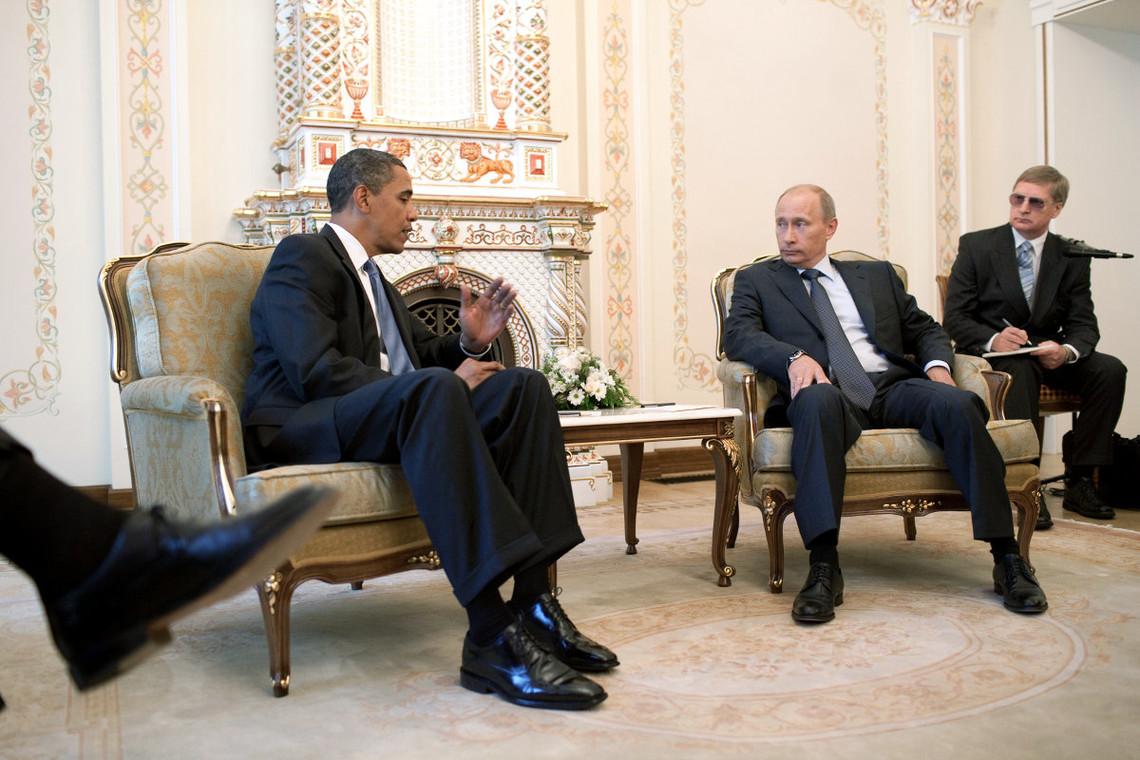 Президент США Барак Обама закликав президента РФ Володимира Путіна вжити заходів для виконання бойовиками режиму припинення вогню на Донбасі.