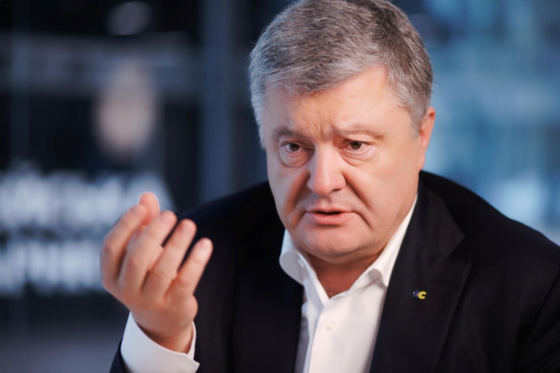Порошенко заявив, що прикордонники не випустили його з України, незважаючи на підписане головою Ради відрядження.