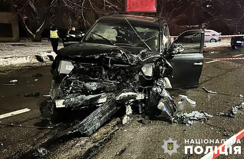 Увечері 1 грудня на Печерську в Києві п'яний водій влаштував ДТП, в результаті загинули двоє людей.