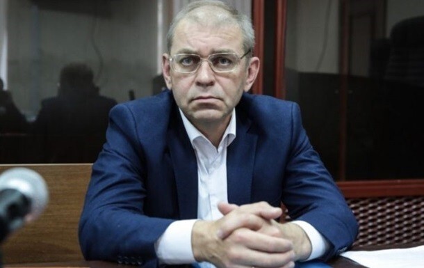 ЗМІ дізналися, що правоохоронці вручили підозру колишньому народному депутату Сергію Пашинському, також у нього пройшли обшуки.