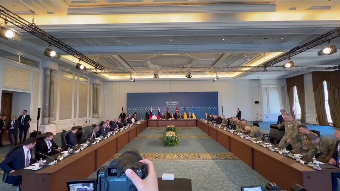 У Стамбулі розпочався новий раунд переговорів між Україною та росією