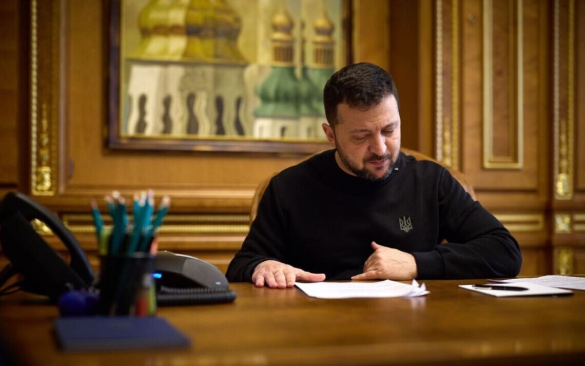 Зеленський ввів санкції проти низки російських чиновників та табору «Артек»