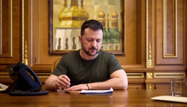 Зеленський запровадив санкції проти викрадачів українських ресурсів з ТОТ