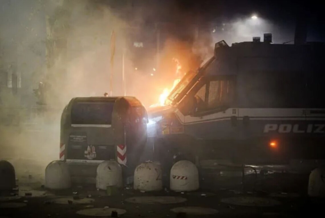 В Італії постраждали понад 100 поліцейських під час сутичок з учасниками протестів