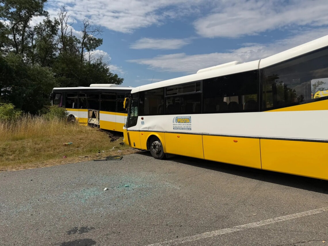 У Чехії на трасі зіткнулися пасажирські автобуси, майже 40 постраждалих