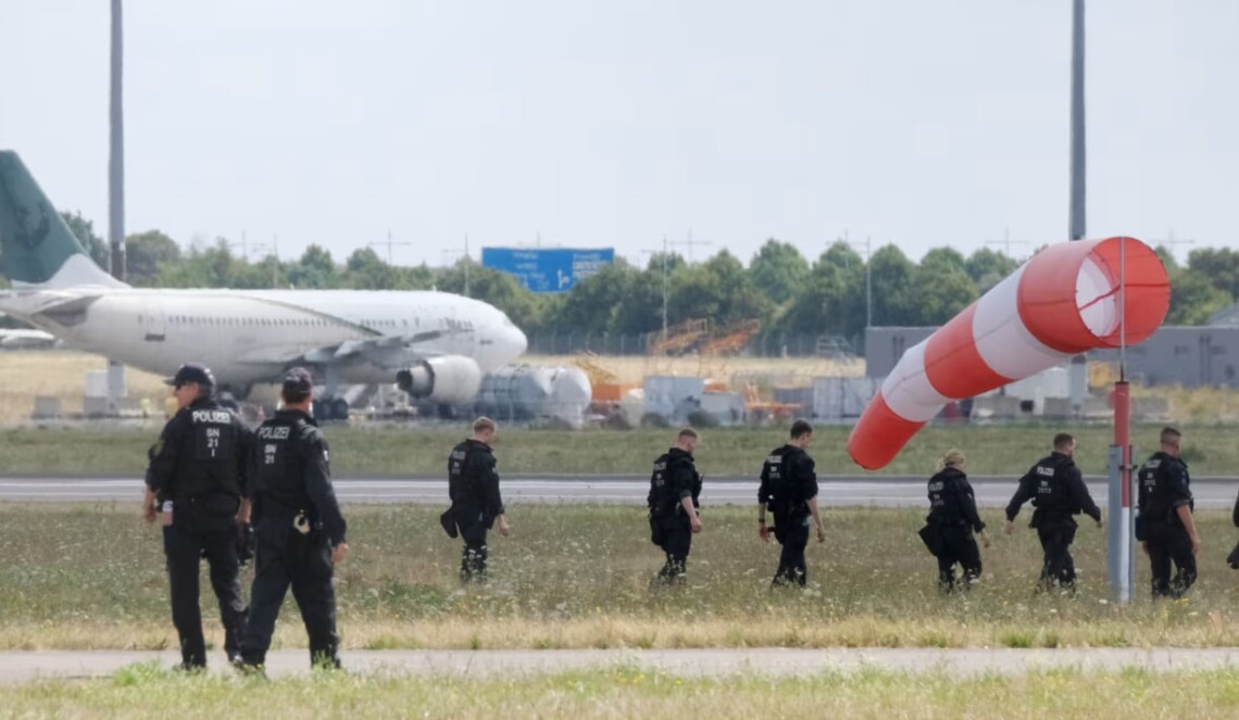 Кремль активізує диверсії у Європі, щоб компенсувати невдачі в Україні – WSJ