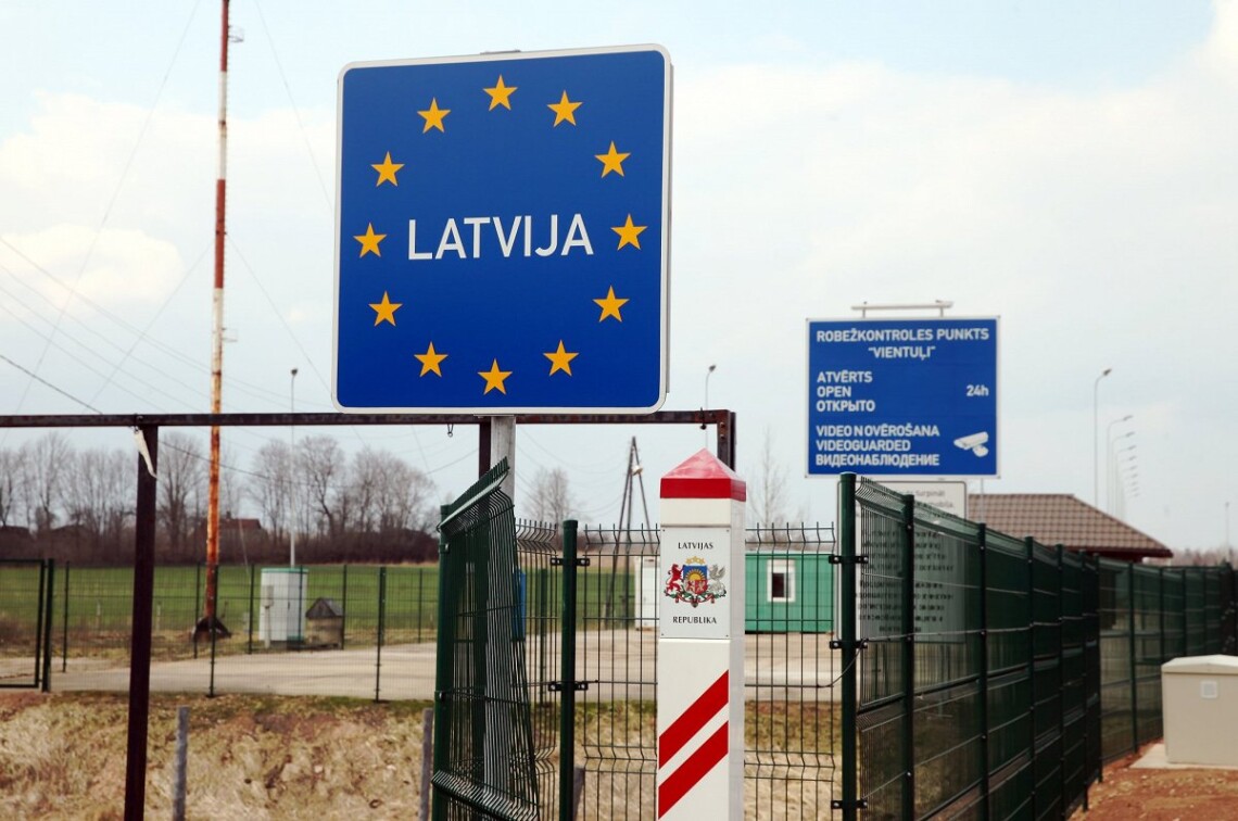 Озброєні люди в масках прорвалися з Білорусі до Латвії, вкравши камери спостереження на кордоні